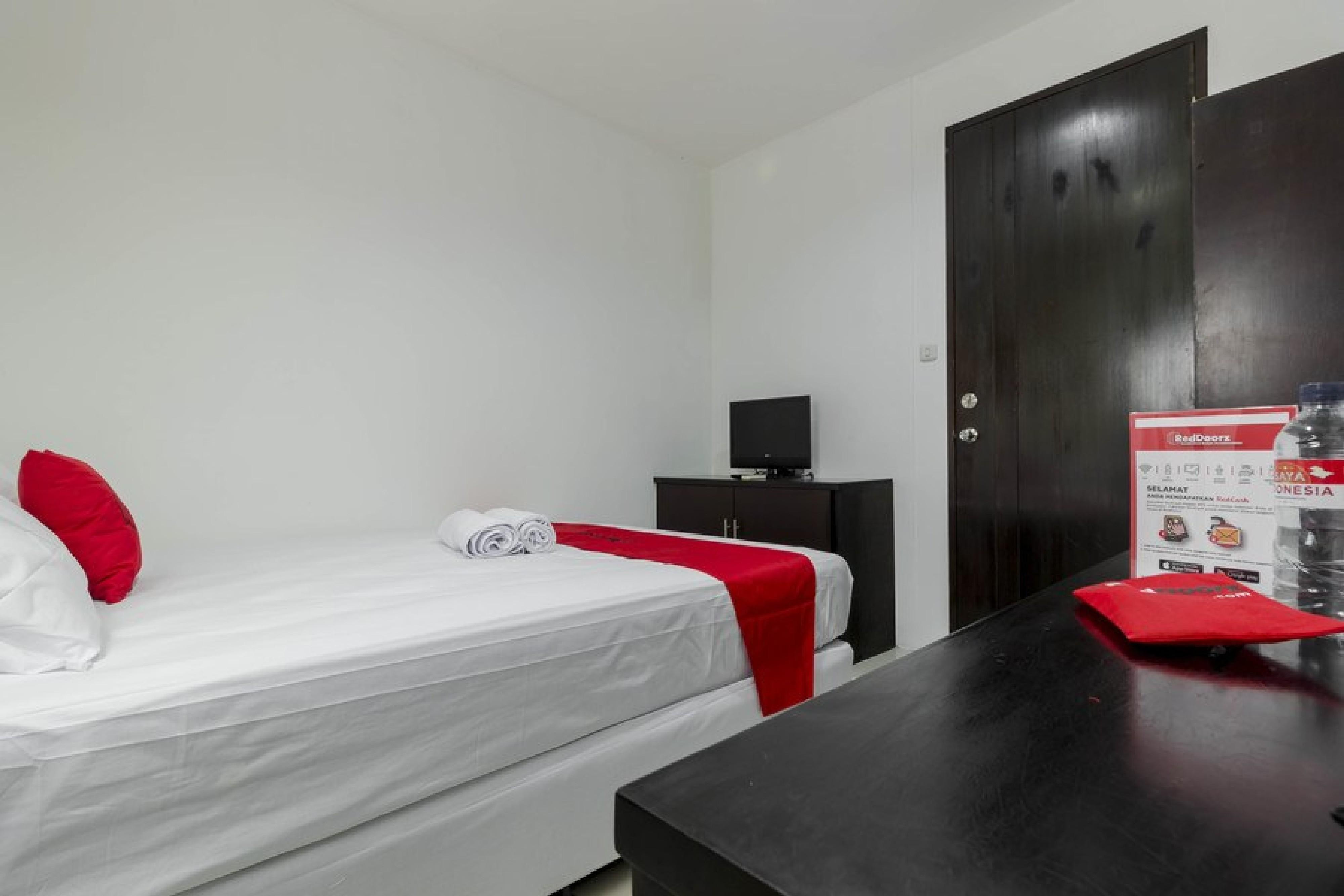 Reddoorz Plus @ Pasar Baru Джакарта Екстериор снимка