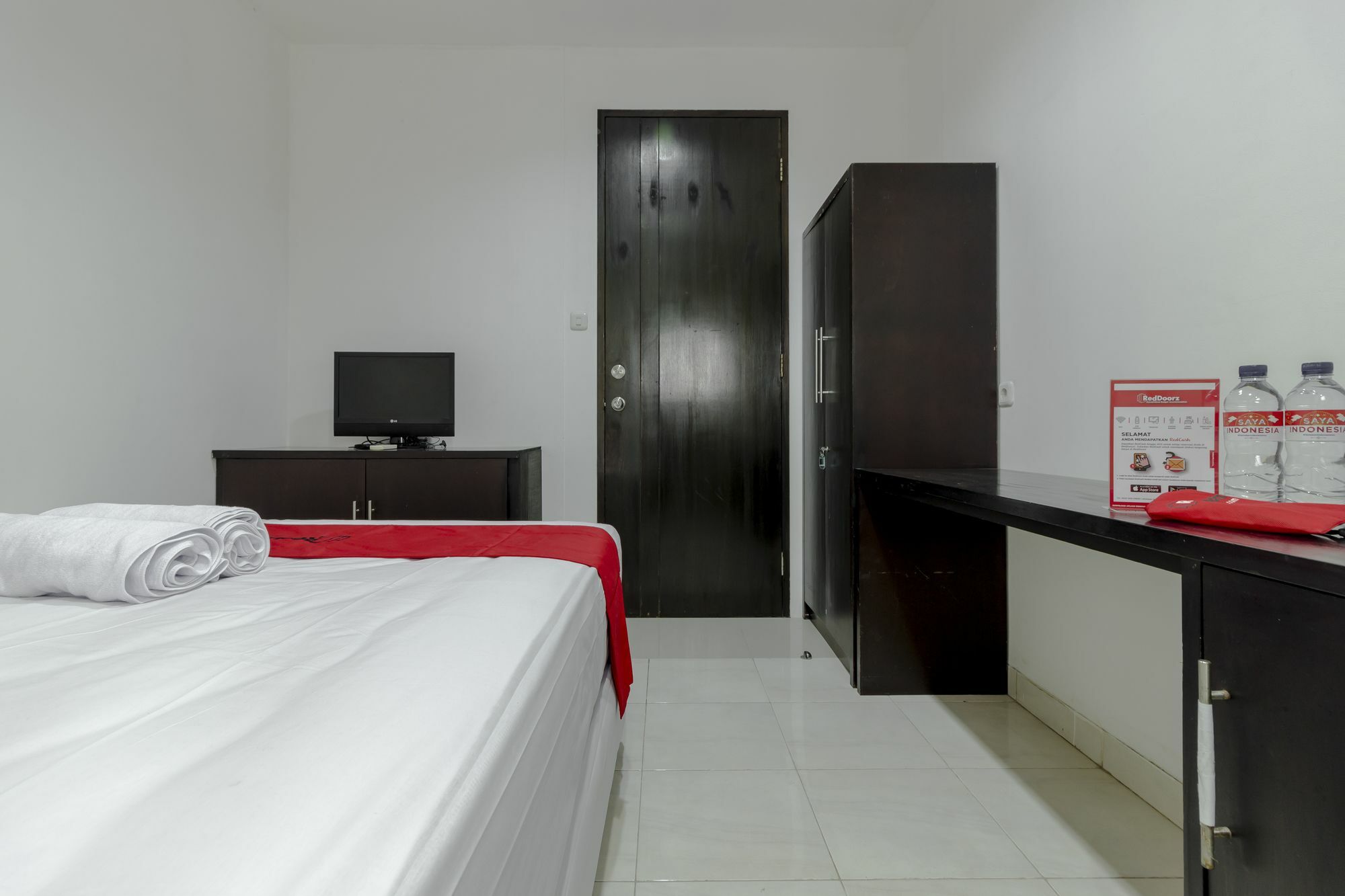 Reddoorz Plus @ Pasar Baru Джакарта Екстериор снимка